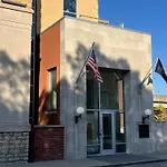 Bright And Modern Studio In Louisville # 305