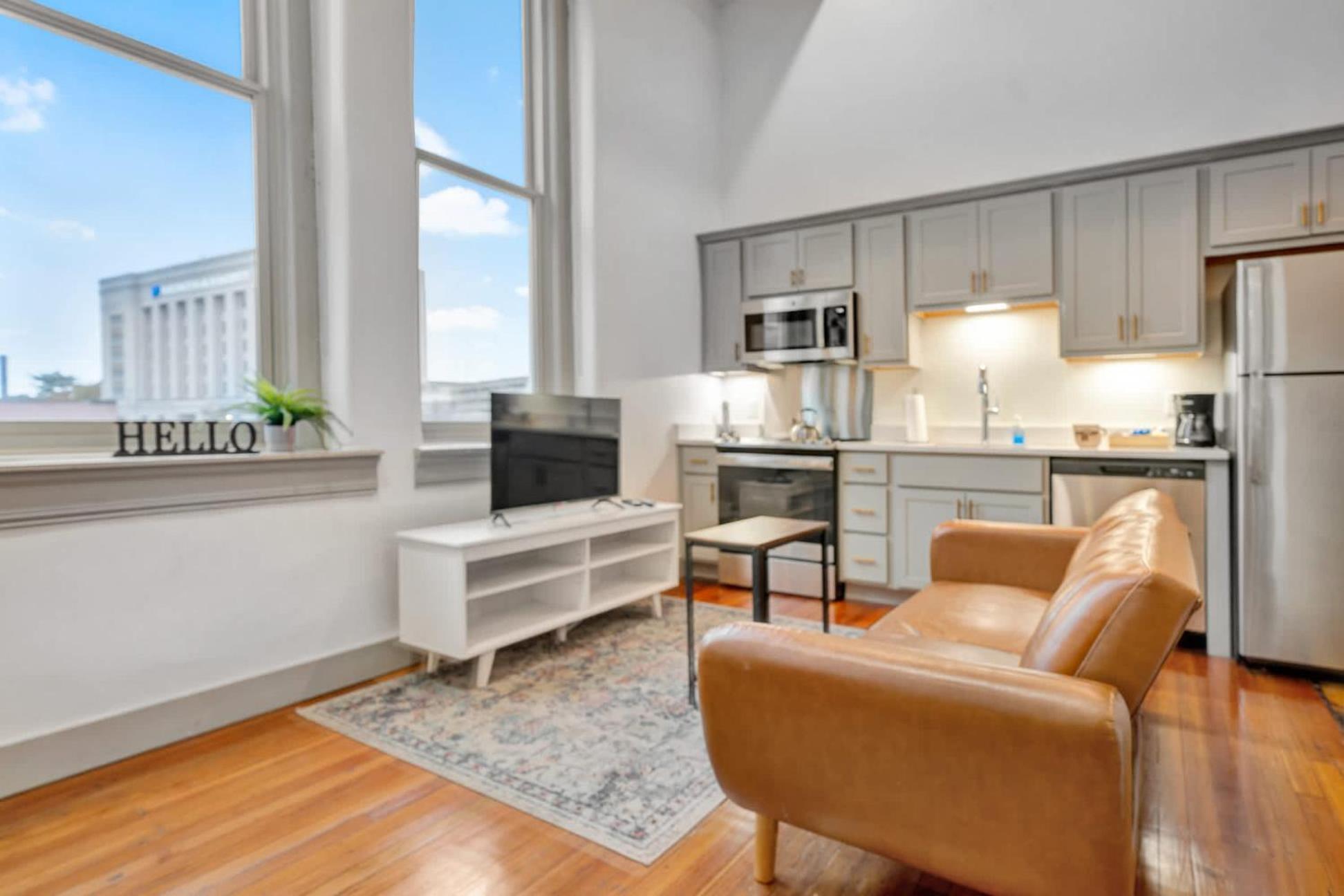 Bright And Modern In # 305 * Louisville