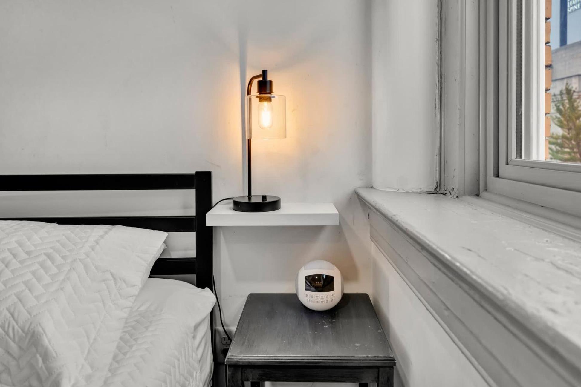 Bright And Modern In # 305 Apartment *